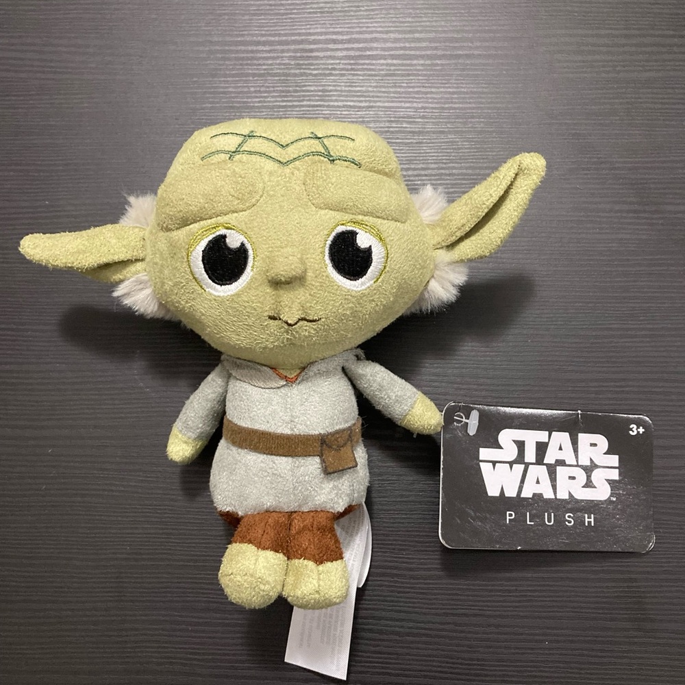 Star Wars Disney Funko Smuggler's Bounty Exclusive Master Yoda Plush Bean-Filled